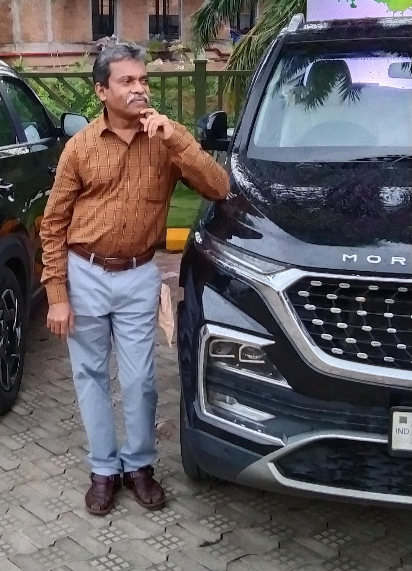 Suresh PR, thodannur, vadakara, digital visiting card distributor