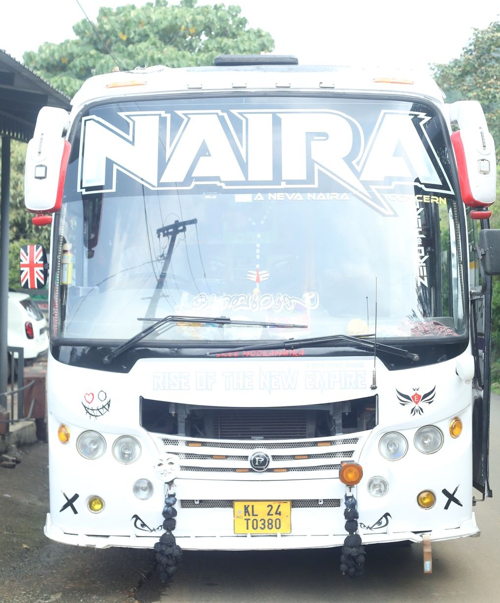 Tourist Bus : NAIRA Kakkattil