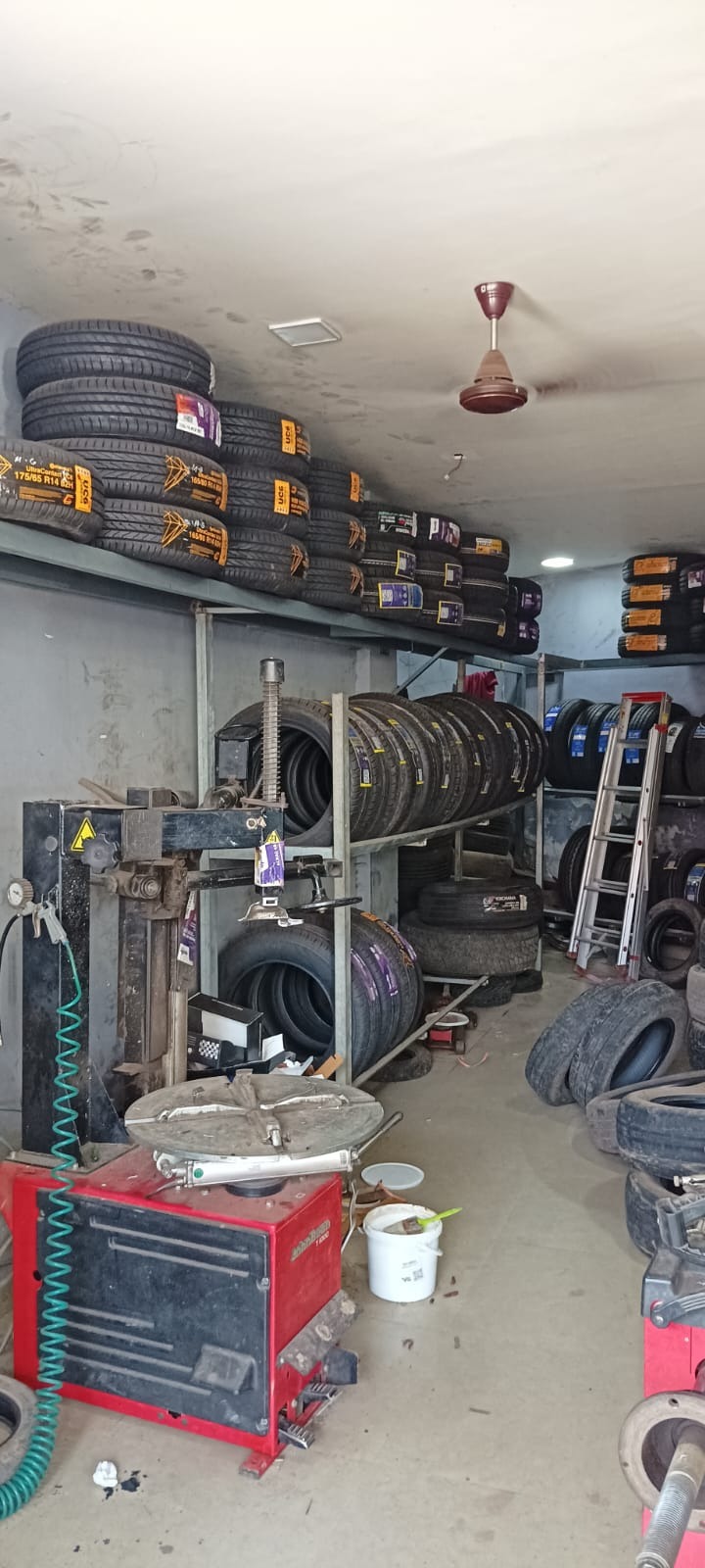 Tyre shop, Car tyre Vadakara : MG Tyres