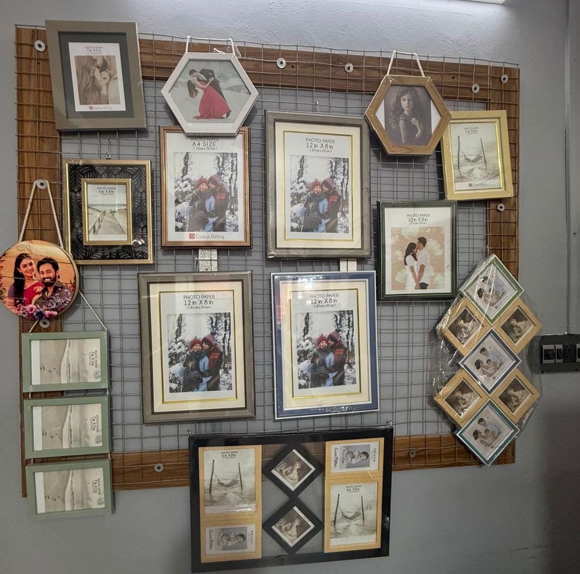 Photo frames  and gifts wholesale and reatail vadakara : Maya Frames and Gifts
