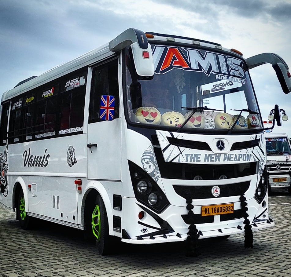 Tourist bus Thottilpalam, Kuttiady / Vamis Holidays
