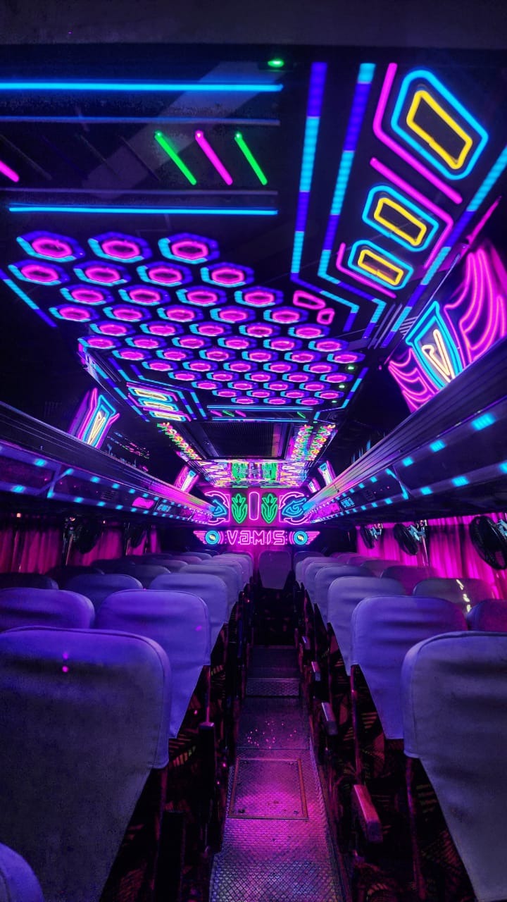 Tourist bus Thottilpalam, Kuttiady / Vamis Holidays