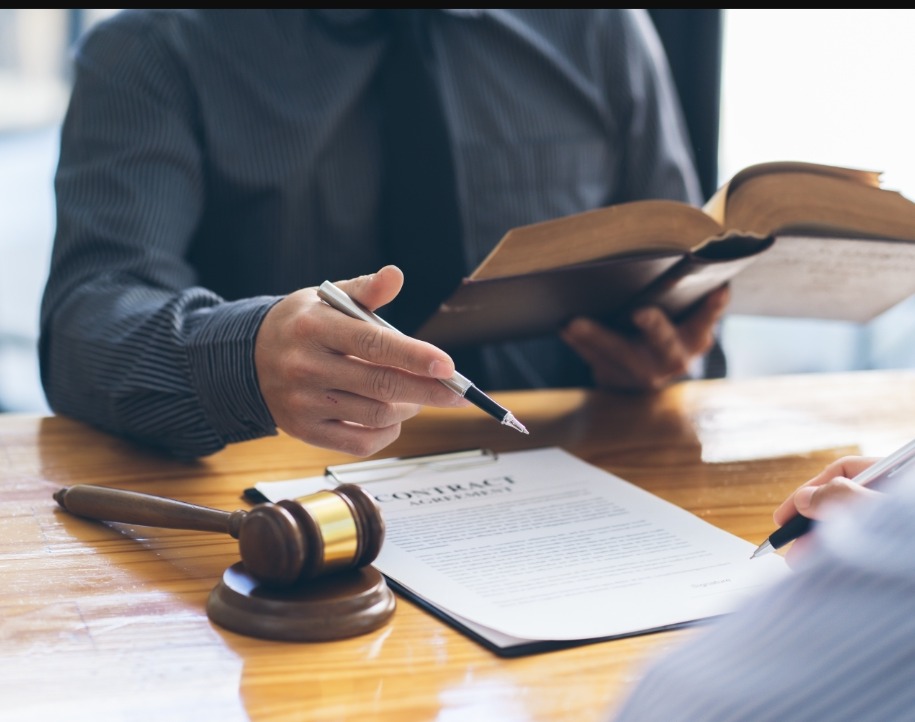 Lawyers in calicut, Advocate in calicut, Notary advocate calicut nadakkavu, AK JAYAKUMAR 