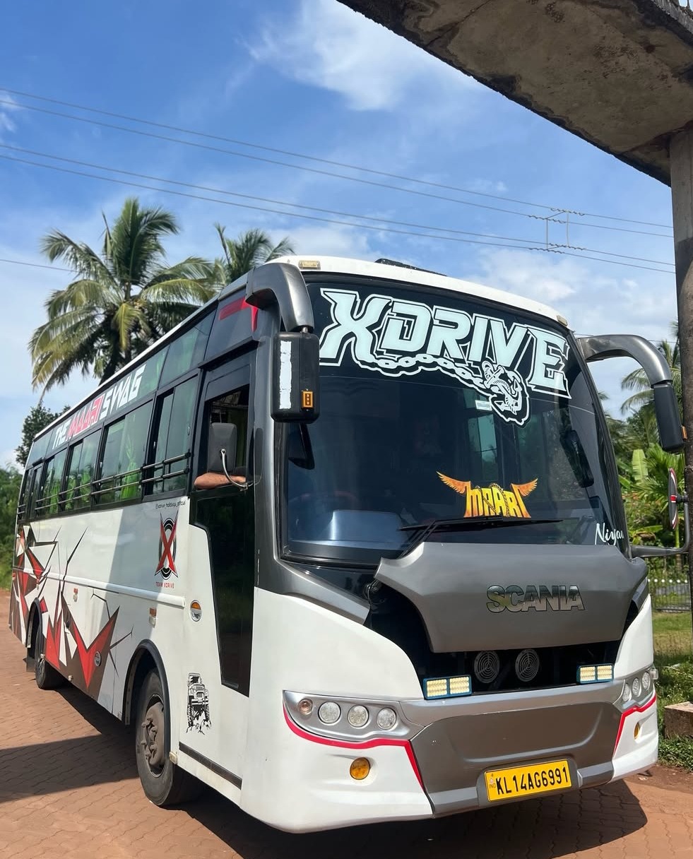 Tourist bus kasaragod, traveller kasaragod, XDRIVE holidays