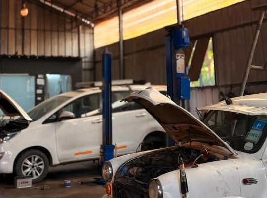 ECM Repair Kazhakuttam Trivandrum, Car Workshop Kazhakuttam ,Car AC Work Kazhakuttam,Car Mechanical work Kazhakuttam,Diya Motors