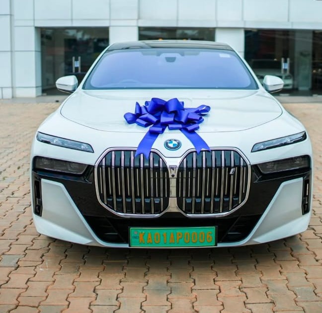 Luxury Car Rental Bangalore,Wedding Luxury Car Rentals Bangalore,Ramesh Tours & Travels  Bangalore