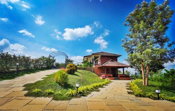 Resort in Korome Wayanad,Stay  in Korome Wayanad,Clouds View Nature Resort  Wayanad