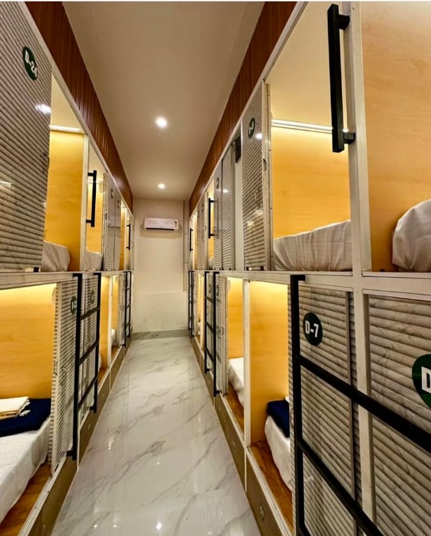 Dormitories in Calicut, Rooms in Calict, Capsule pods in Calicut,Hotel in Calicut,t,Lowfare Hotels Calicut