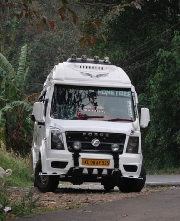 Traveller Thalassey,Traveller Vadakara,Traveller Service Thalassery,Traveller Service Vadakara, Honey Bee Travel 
