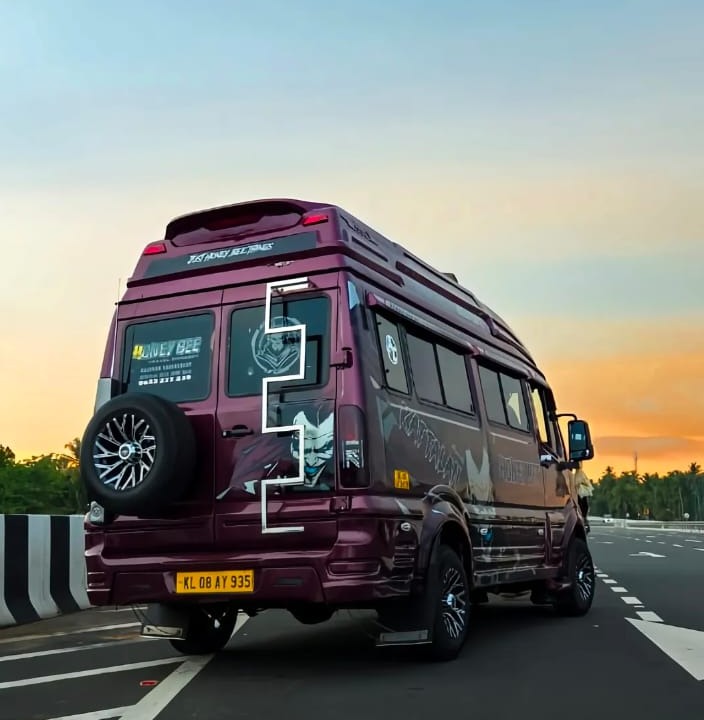 Traveller Thalassey,Traveller Vadakara,Traveller Service Thalassery,Traveller Service Vadakara, Honey Bee Travel 