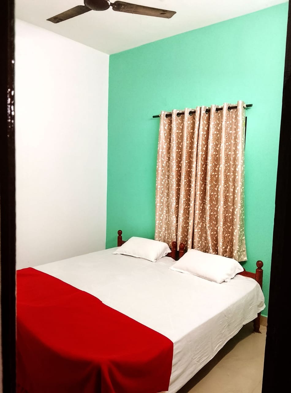 Rooms in Vyttila , Rooms in  Kochi ,Daily Room For Rent  Vyttila Kochi,Stay in Vyttila,Stay in Kochi,CK Livana 