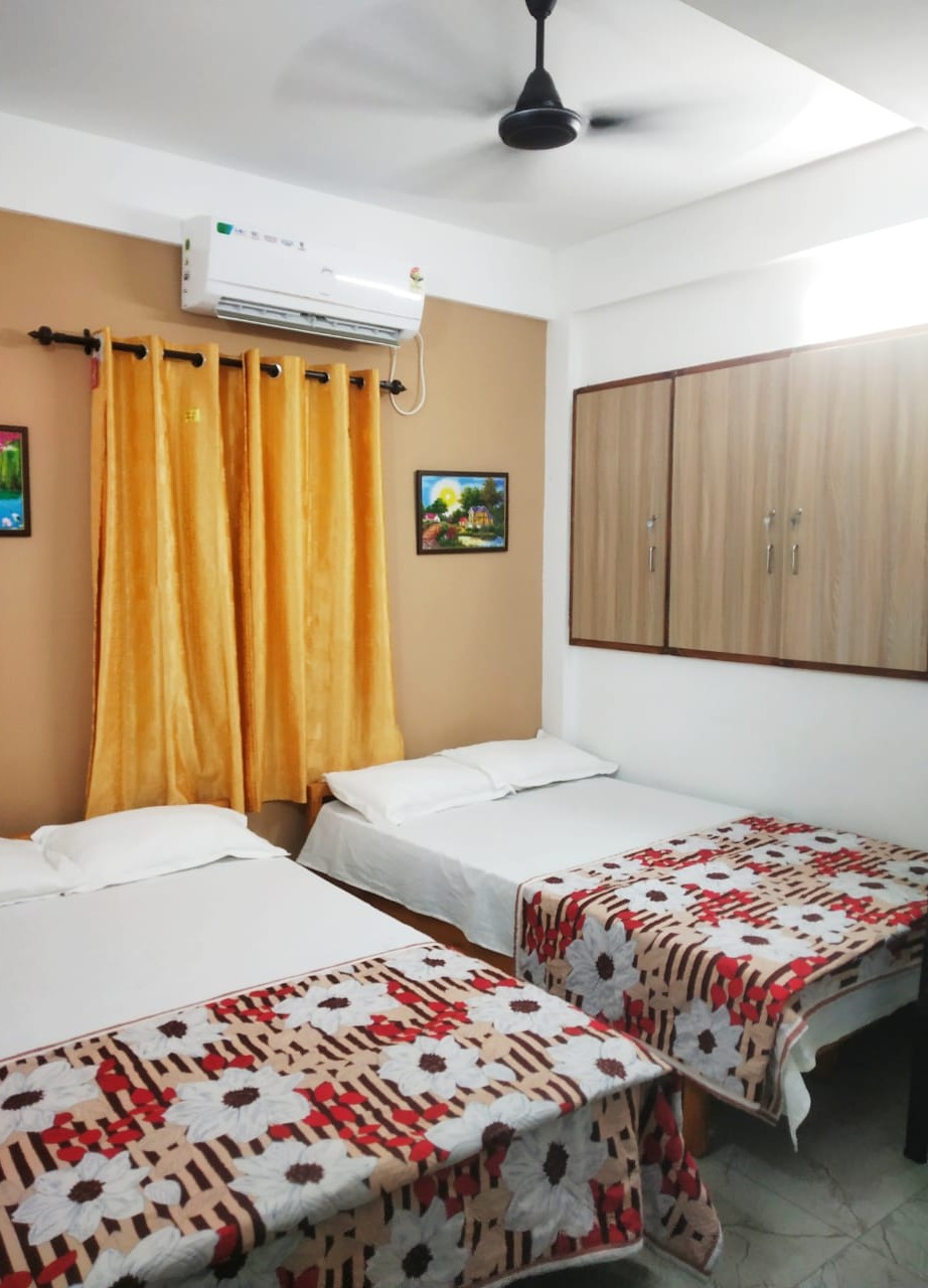 Rooms in Vyttila , Rooms in  Kochi ,Daily Room For Rent  Vyttila Kochi,Stay in Vyttila,Stay in Kochi,CK Livana 