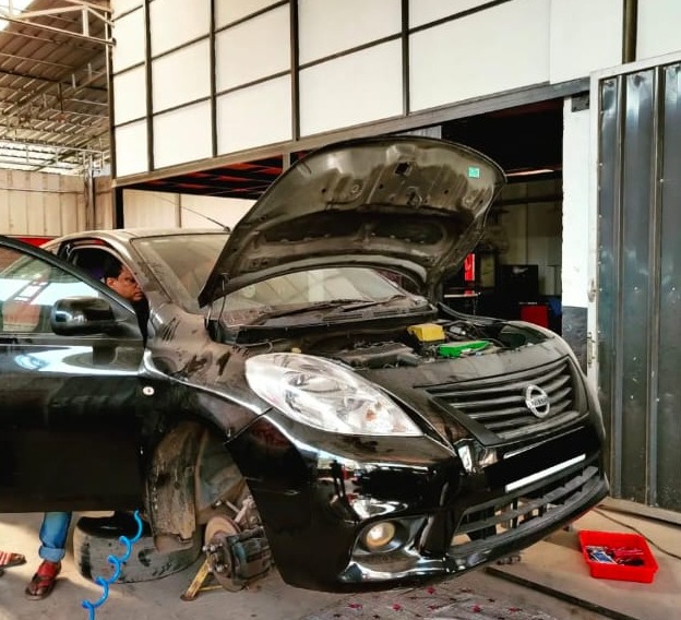 Car Workshop Thalassery,Car Accessories Thalassery,Car Bodykits Thalassery,LaunchPad Garage