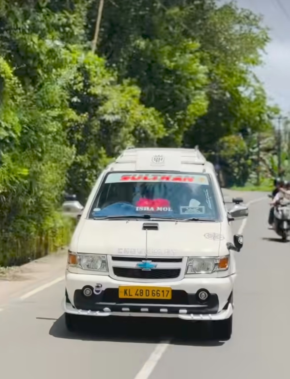 Taxi service in Wayanad, Traveller service in Wayanad, Tourist bus service in Wayanad, Sulthan Holidays Wayanad Kalpetta 