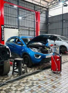 Car detailing & cleaning work Vengalloor Thodupuzha,  Graphene Acrylic & Ceramic Coating Thodupuzha, Underbody care Vengalloor , ​Mech4 All Car Service 