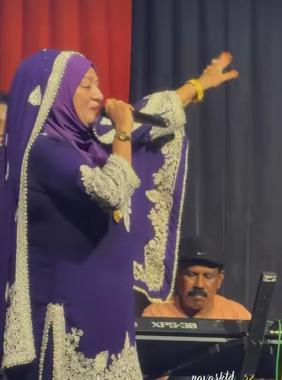 Most popular singer in Kannur, Best female singer in Kannur, ​Kannur Zeenath