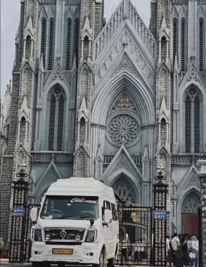 Tourist bus service Meppayur, Traveller service Meppayur, Tourist bus and Traveller booking Meppayur Calicut, ​Chinnus Holidays  