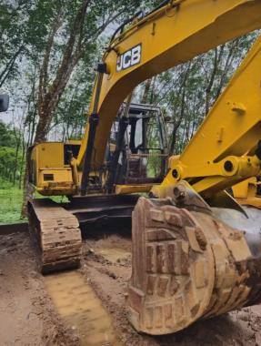 Excavator seller in Karukutty Ernakulam , Excavator spare parts in Karukutty Ernakulam, Excavator Workshp Karukutty Ernakulam , Kallookkaran Enterprises Pvt Ltd