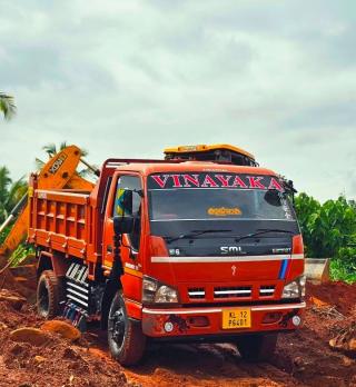 Excavation service in kayiliad vaniyamkulam,JCB Hitachi Tipper service in kayiliad vaniyamkulam,Boulder Soil Metal Msand service in kayiliad vaniyamkulam,Vinayaka Excavation 