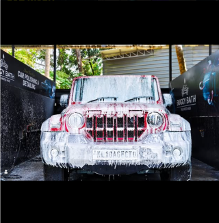 Car wash in Mokeri Kuttyadi,Car detailing in Mokeri kuttyadi,Car polishing in Mokerini kuttyadi