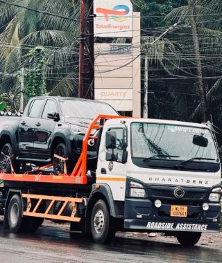 Flatbed towing service in calicut,Recovery towing services in calicut,Breakdown Accident service in calicut,Swift Drive 