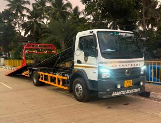 Flatbed towing service in calicut,Recovery towing services in calicut,Breakdown Accident service in calicut,Swift Drive 