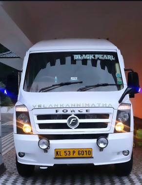 Traveller service in koothattukulam,Traveller service elanji, traveller booking monippally, wedding cars available in koothattukulam elanji monippally, Black pearl travelmate 