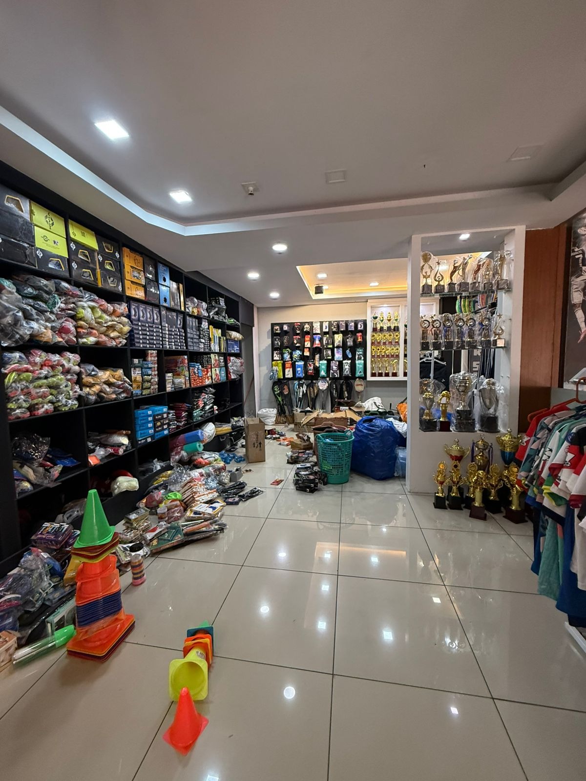 Sports Shop Kuttiady : Leader Sports