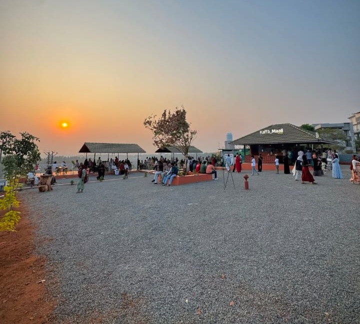 Cafe Moodal  Valanchery ,Tea Spot Moodal  Valanchery,Kaffa Maali 