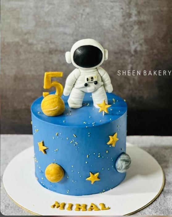 Cake delivery in Kannur, Custom cakes Door delivery  across Kannur, Sheen Bakery 