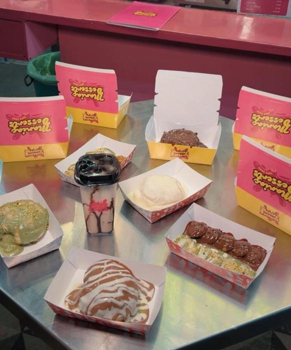 Dessert shop in Kannur, Near Kannur Mall Dessert spots, ​Maniac Desserts 