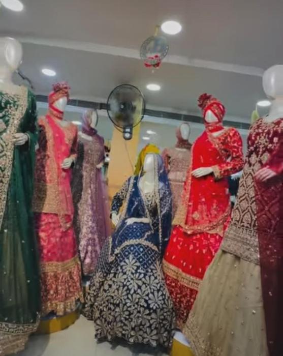 ​Dress World Palakkad, Wedding Collections Palakkad ,Traditional and trendy clothing store 