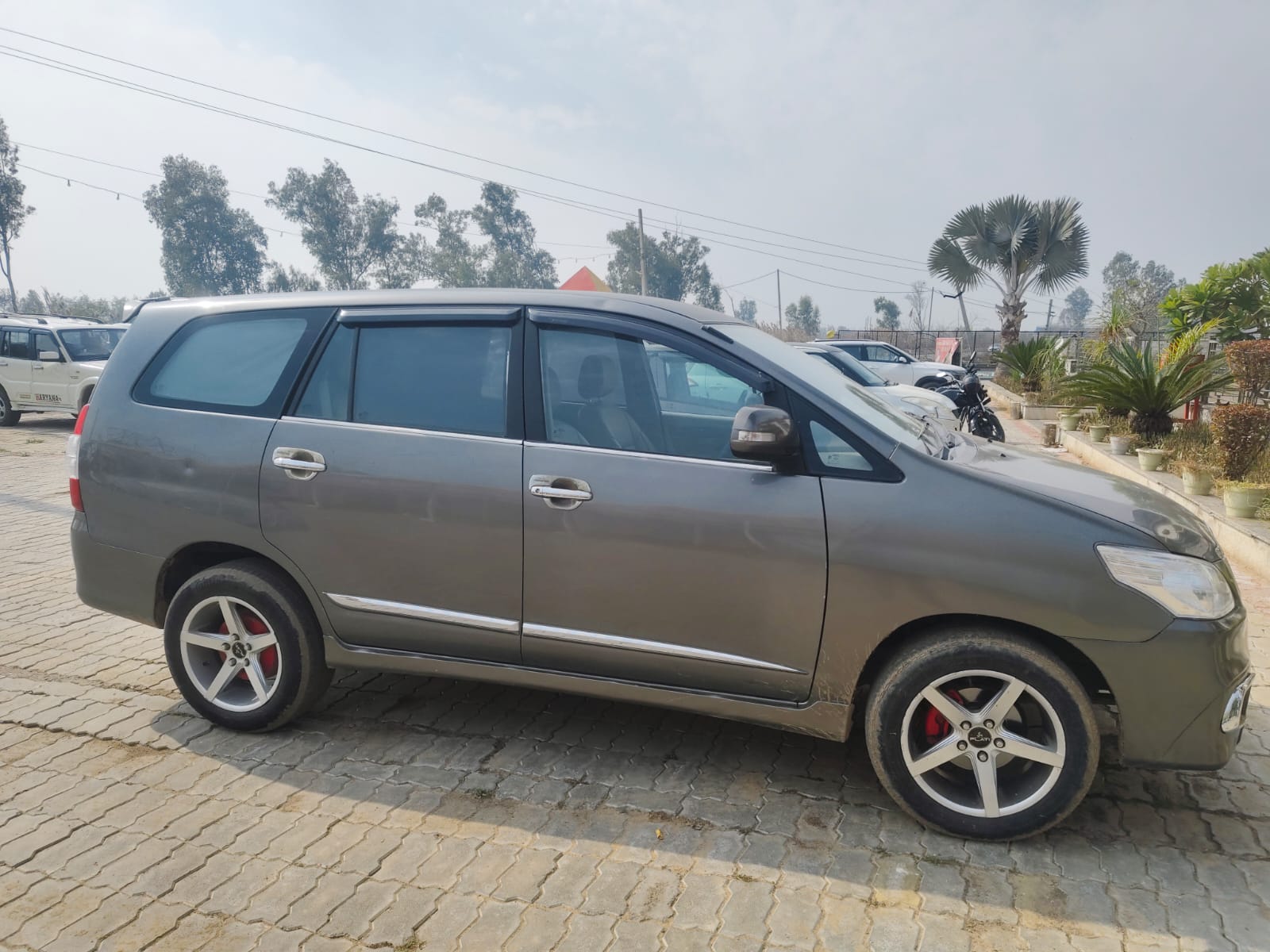 Toyota innova 2014