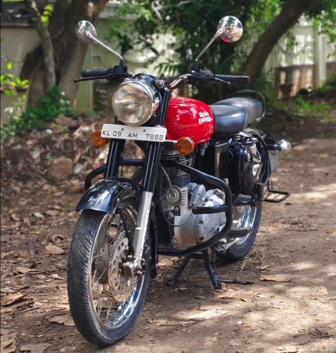 ​Used two wheeler showroom Chakkanthara Palakkad, second hand Bike showroom Chakkanthara Palakkad, SN Krishna Motors 