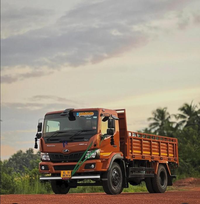 ​Redstone suppliers in Kannur , ​​Laterite stone supply in Kannur, Kannur stone all kerala delivery, Kannur stone 