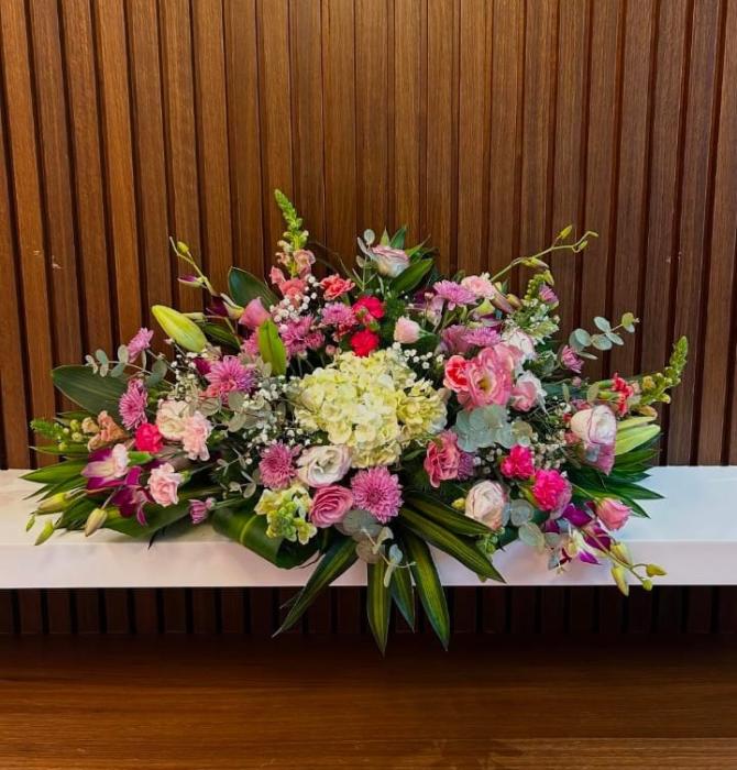Flowers shop in kochi,Flowers wholesaler in kochi, floral arrangements in kochi,flowers bouquets in kochi,Waxwings Flowers 