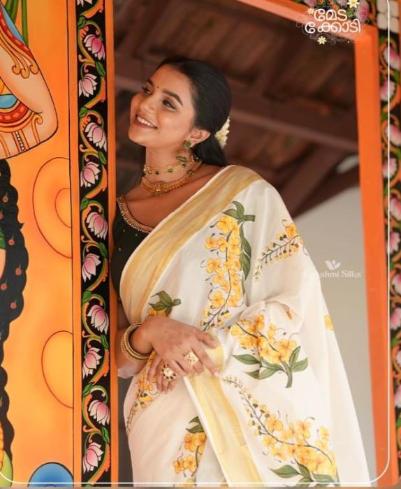 Clothing store in kottayam, Saree store in kottayam, Kanchipuram silk sarees in kottayam,Lakshmi Silks